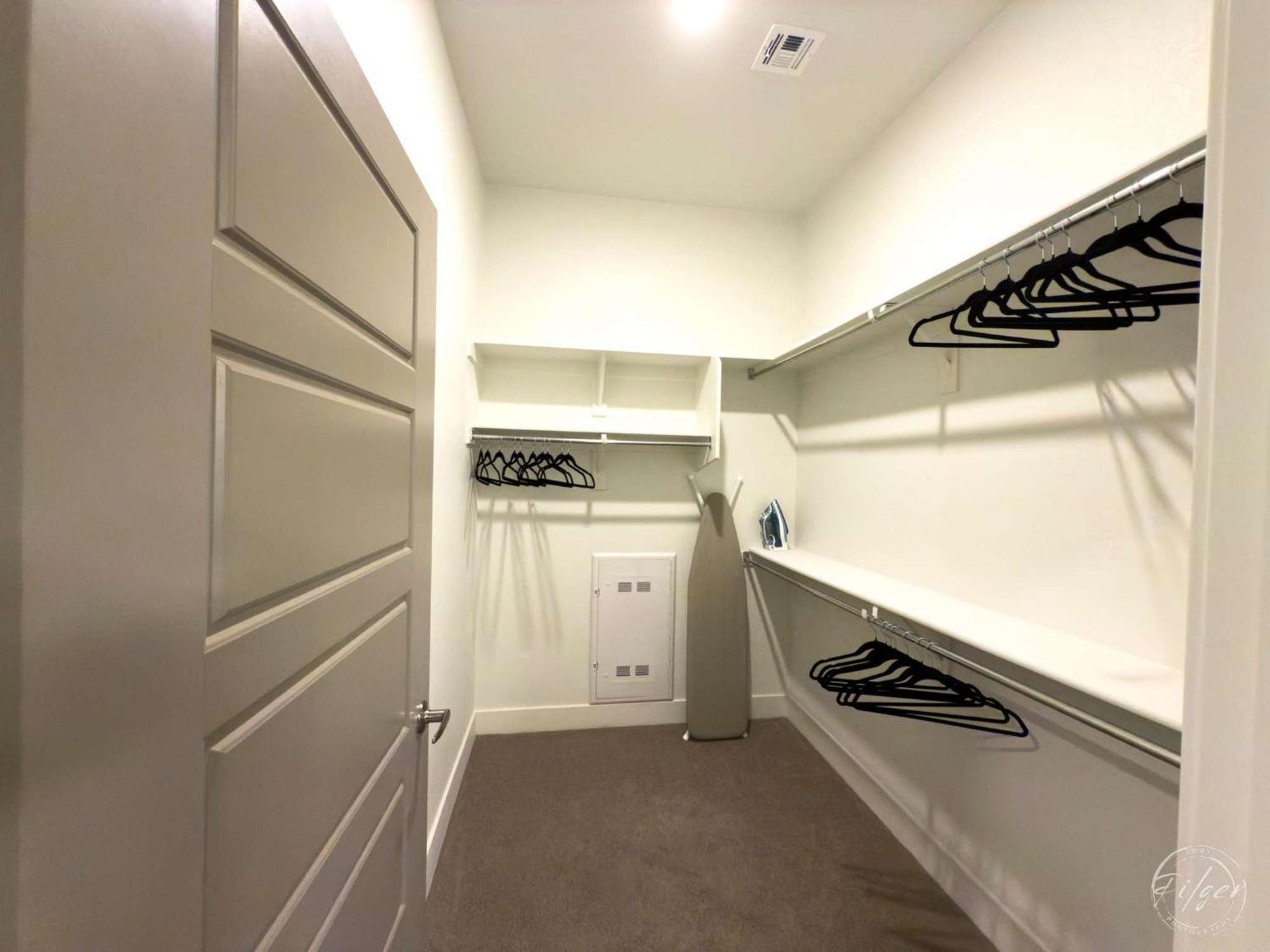 Quarters 1 Apartment *